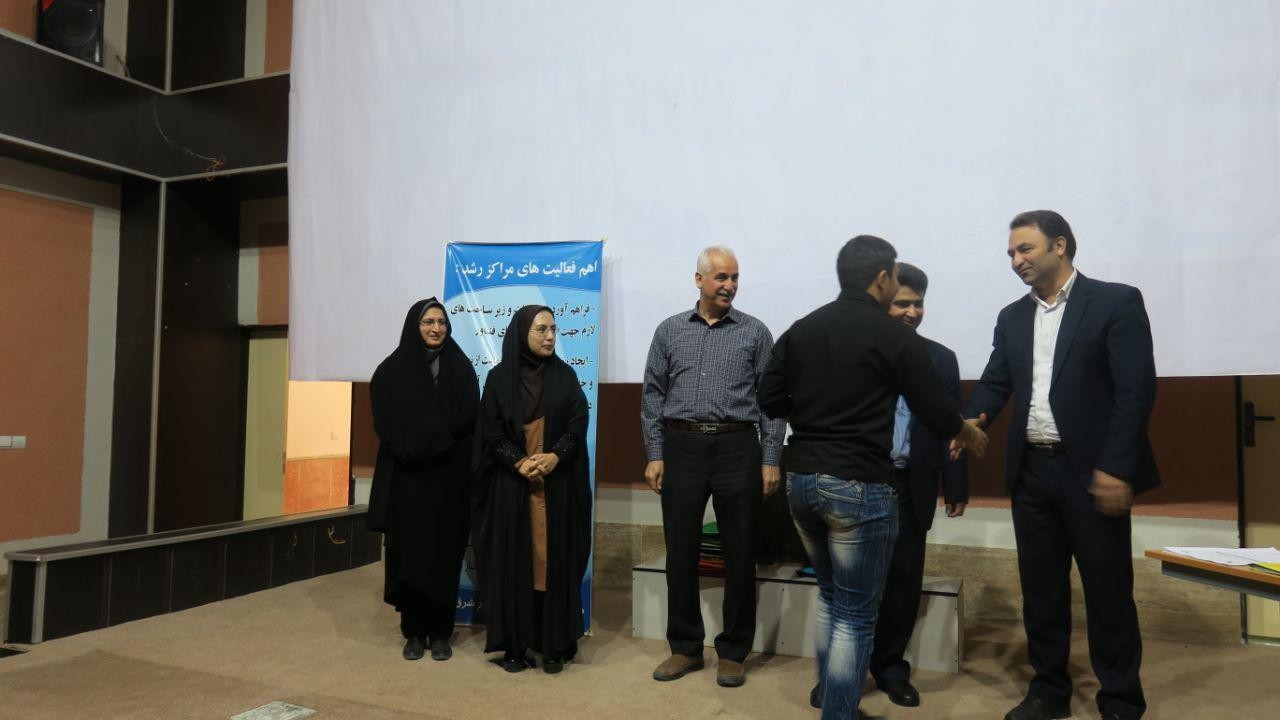 اولین ایده‌شو دانش‌آموزی شهرستان گنبدكاووس برگزار شد