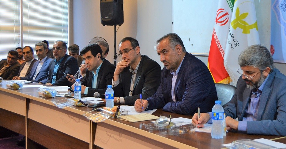 گزارش تصویری کامل از برگزاری جلسه ستاد اقتصاد مقاومتی دادگستری گلستان با حضور مدیران شرکت‌های دانش‌بنیان و فناور استان