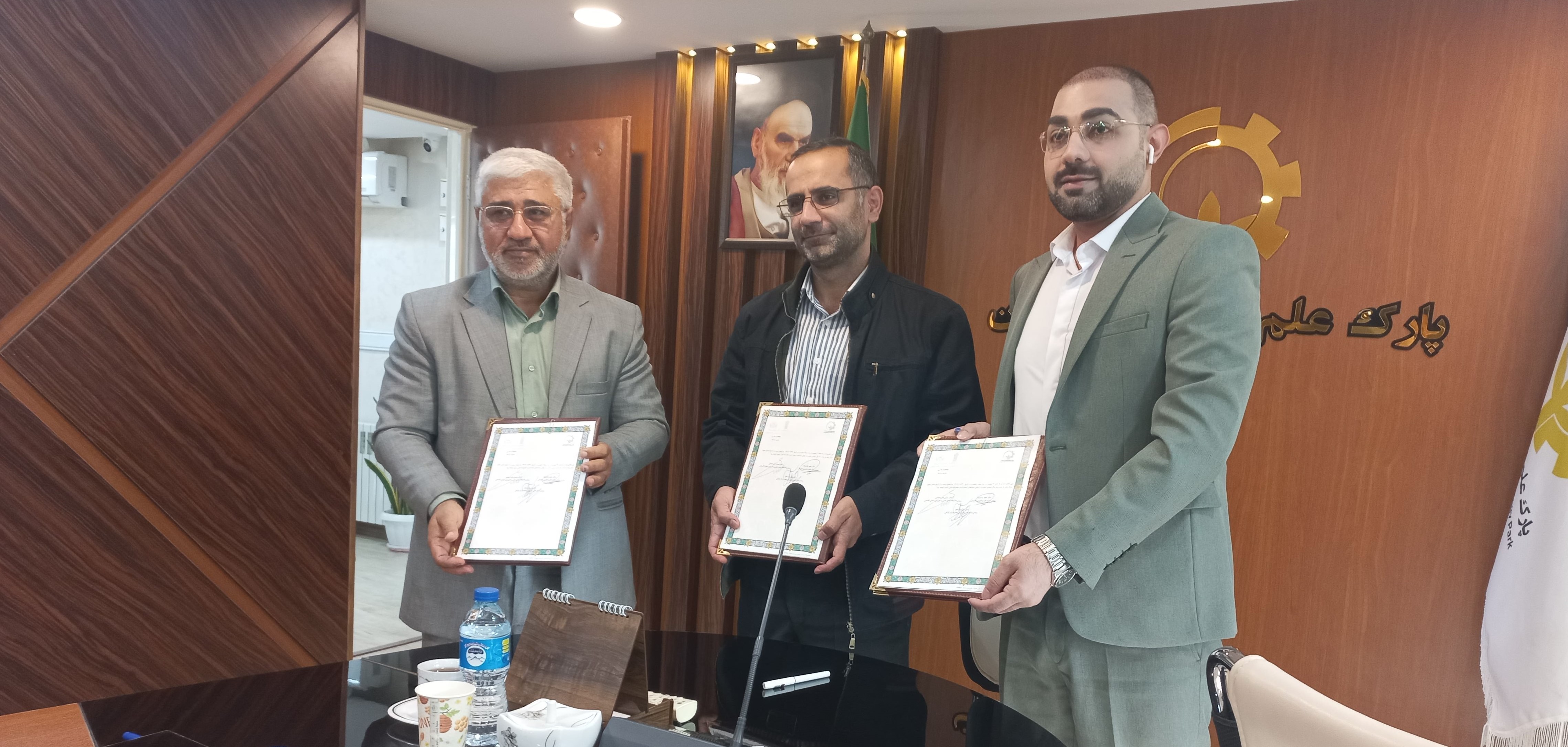 تفاهمنامه همکاری بين پارک علم و فناوري گلستان، دانشگاه جامع علمي کاربردي استان و مرکز علمي کاربردي خانه کارگر گرگان منعقد شد