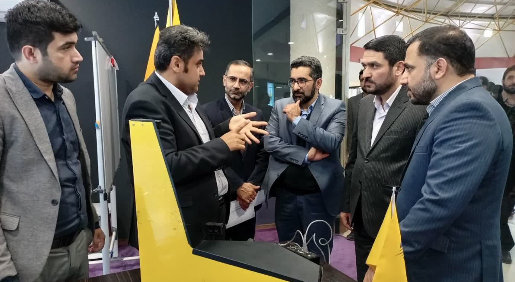 وزیر ارتباطات و فناوری اطلاعات شرکتهای فناور حوزه آی‌تی بازدید کرد