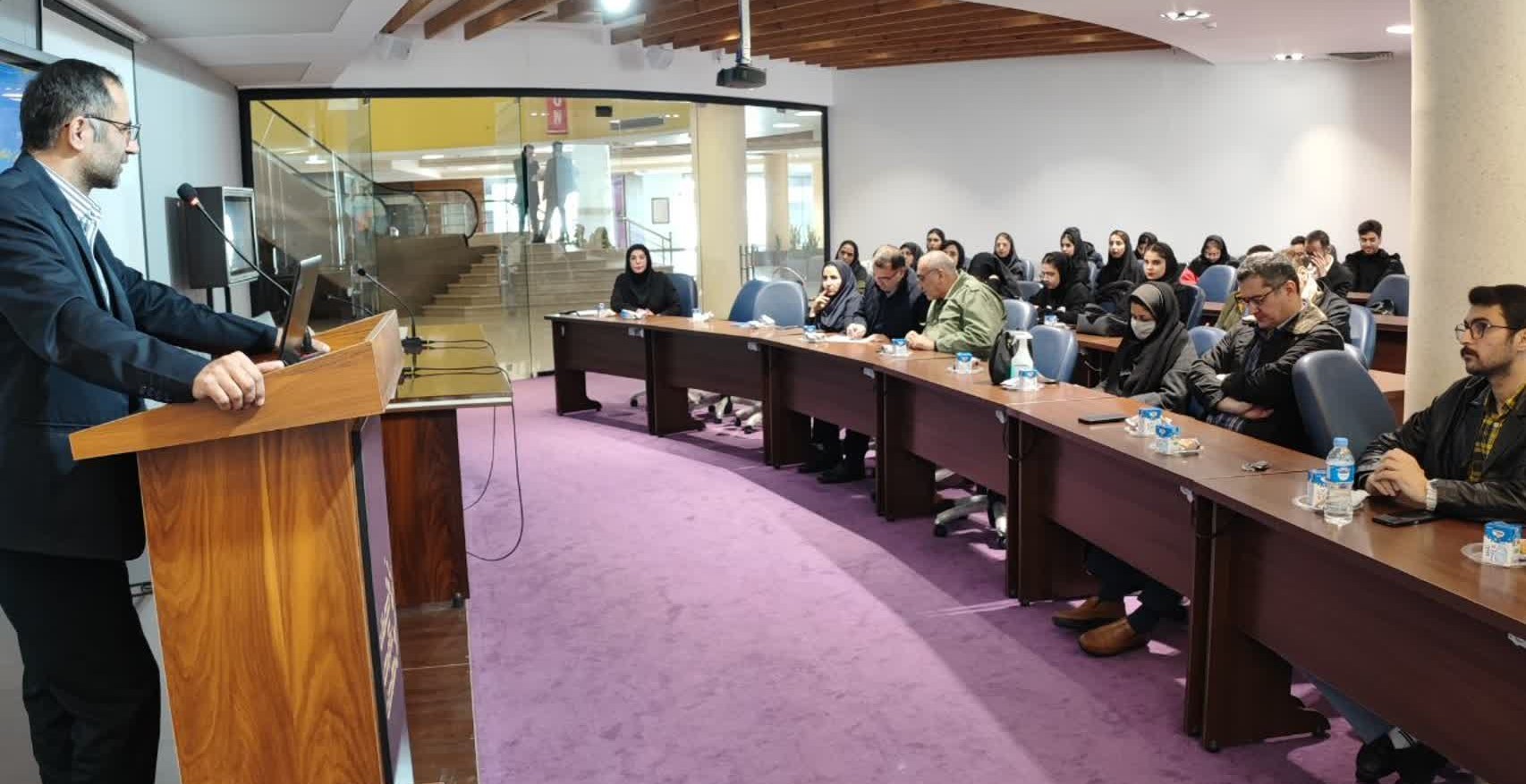 نشست مشترک رييس پارک علم و فناوري گلستان با دبيران انجمن‌هاي علمي دانشگاه‌های استان برگزار شد