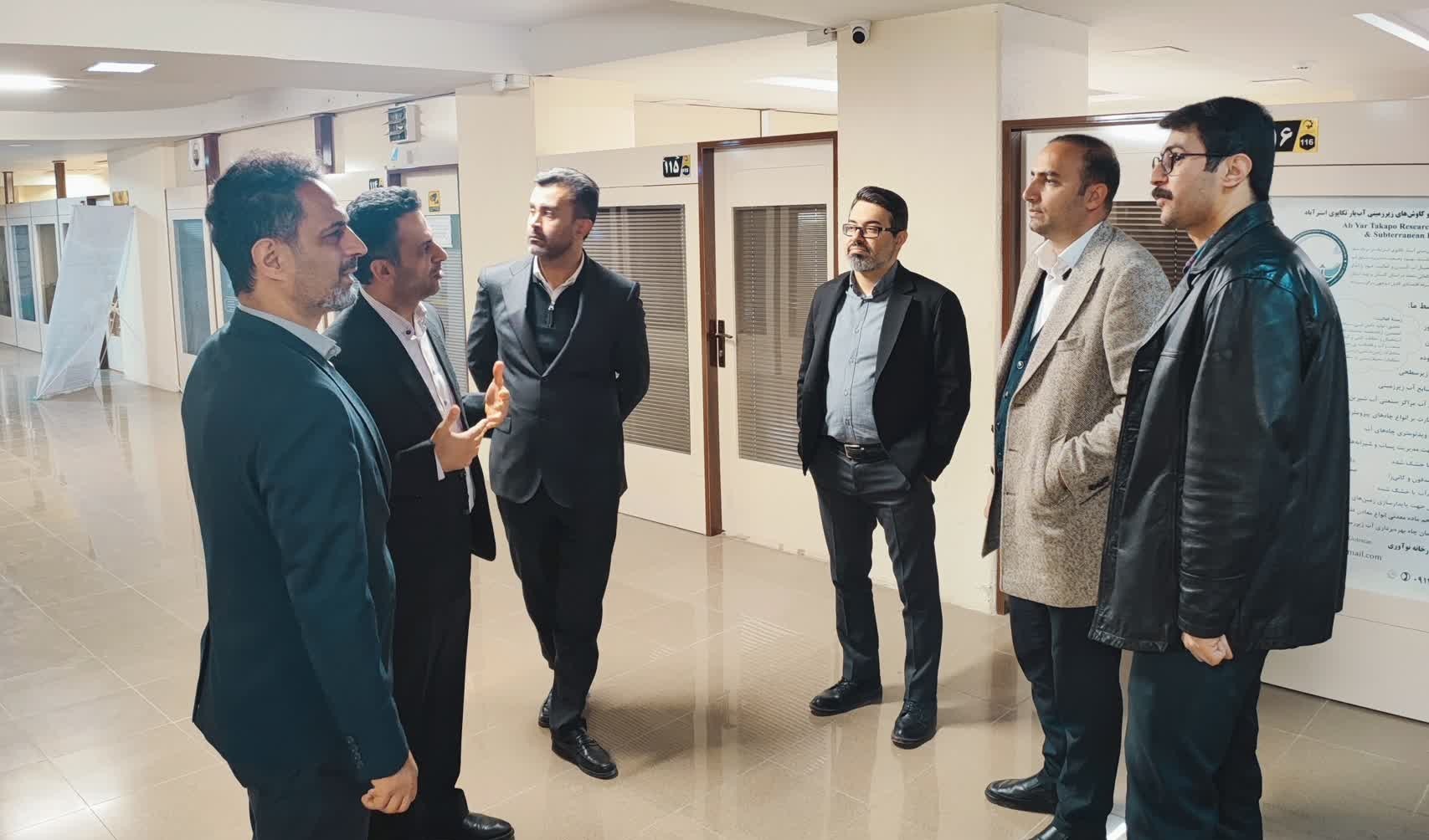 بازدید مدیران گروه توسعه سرمایه‌گذاری انتخاب از پارک علم و فناوری گلستان